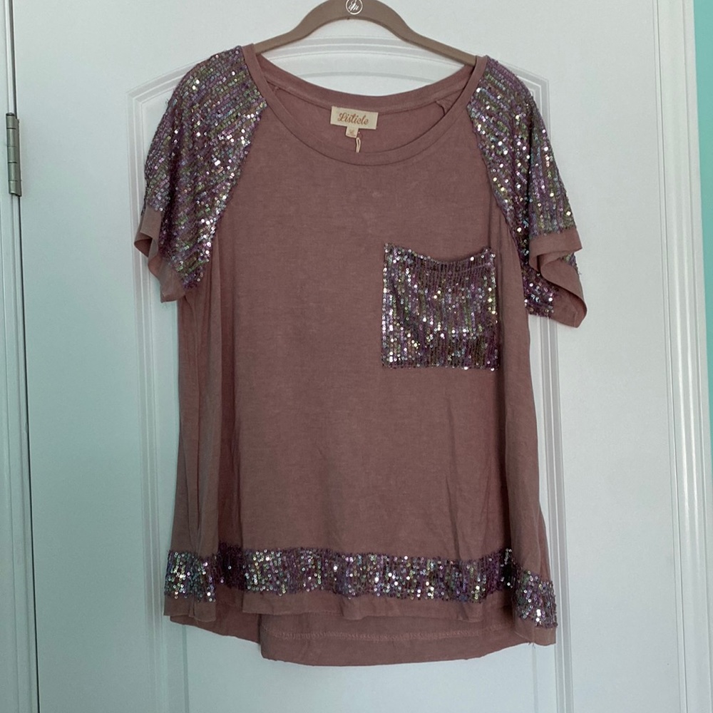 Short sleeve sequin top by Listicle